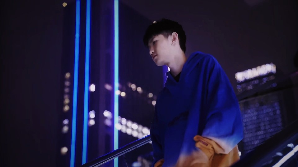 Perfecto(RUS) 以教练的账号进行比赛，作为 Virtus.pro 在 IEM 成都输给了 Vitality