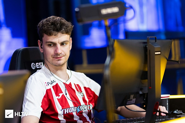 Top Esports 在 LPL 第2分区 2025 中战胜 Bilibili Gaming